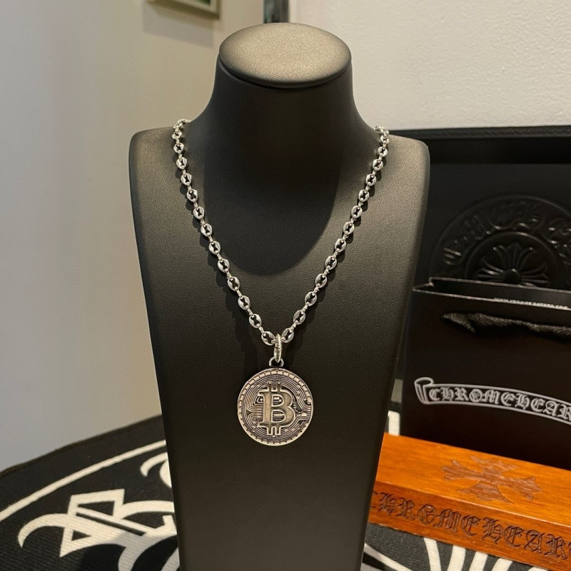 Ch*0me He**ts necklaces